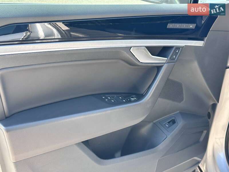 Позашляховик / Кросовер Volkswagen Touareg 2018 в Кропивницькому