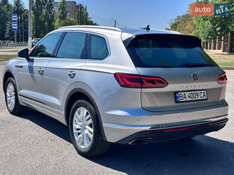 Позашляховик / Кросовер Volkswagen Touareg 2018 в Кропивницькому