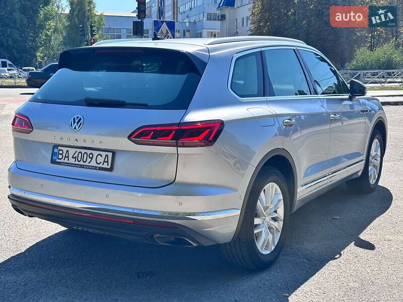 Позашляховик / Кросовер Volkswagen Touareg 2018 в Кропивницькому