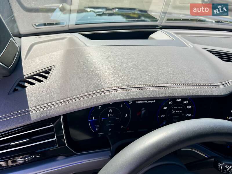 Внедорожник / Кроссовер Volkswagen Touareg 2023 в Киеве