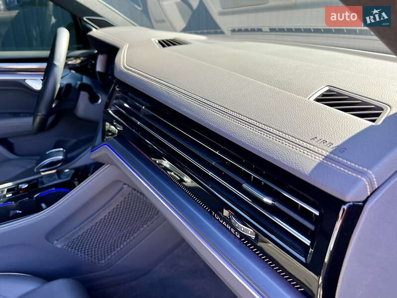 Внедорожник / Кроссовер Volkswagen Touareg 2023 в Киеве