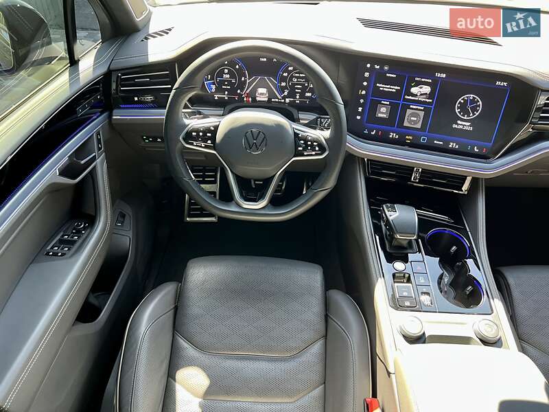 Внедорожник / Кроссовер Volkswagen Touareg 2023 в Киеве