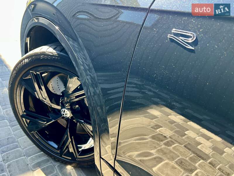 Внедорожник / Кроссовер Volkswagen Touareg 2023 в Киеве