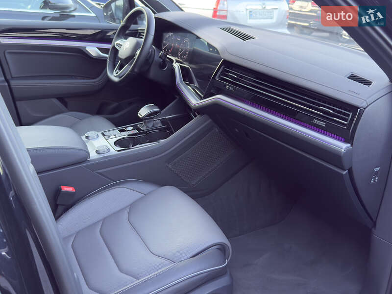 Внедорожник / Кроссовер Volkswagen Touareg 2022 в Черновцах