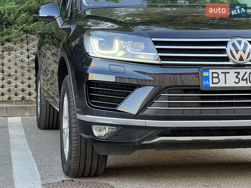 Внедорожник / Кроссовер Volkswagen Touareg 2016 в Одессе