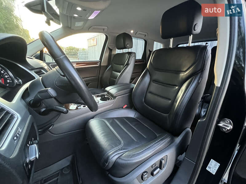 Внедорожник / Кроссовер Volkswagen Touareg 2016 в Одессе