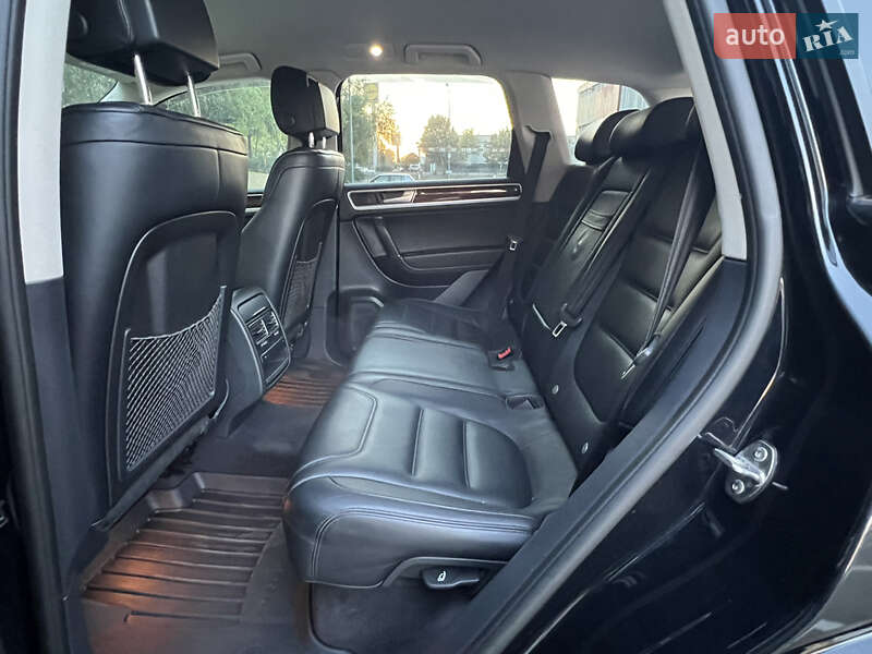 Внедорожник / Кроссовер Volkswagen Touareg 2016 в Одессе