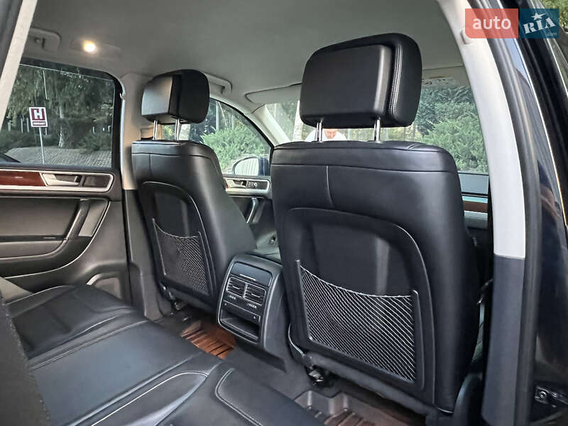 Внедорожник / Кроссовер Volkswagen Touareg 2016 в Одессе