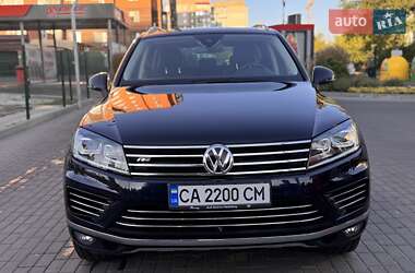 Внедорожник / Кроссовер Volkswagen Touareg 2015 в Черкассах
