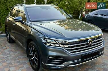 Внедорожник / Кроссовер Volkswagen Touareg 2022 в 