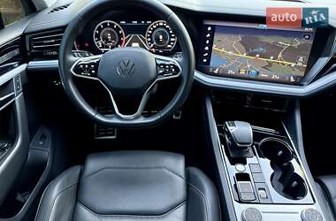 Внедорожник / Кроссовер Volkswagen Touareg 2022 в 