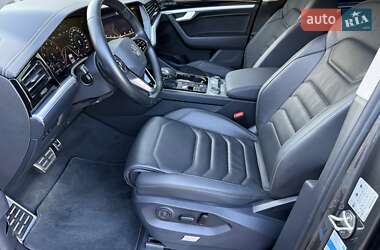 Внедорожник / Кроссовер Volkswagen Touareg 2022 в 