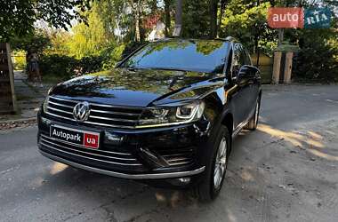 Внедорожник / Кроссовер Volkswagen Touareg 2017 в Киеве