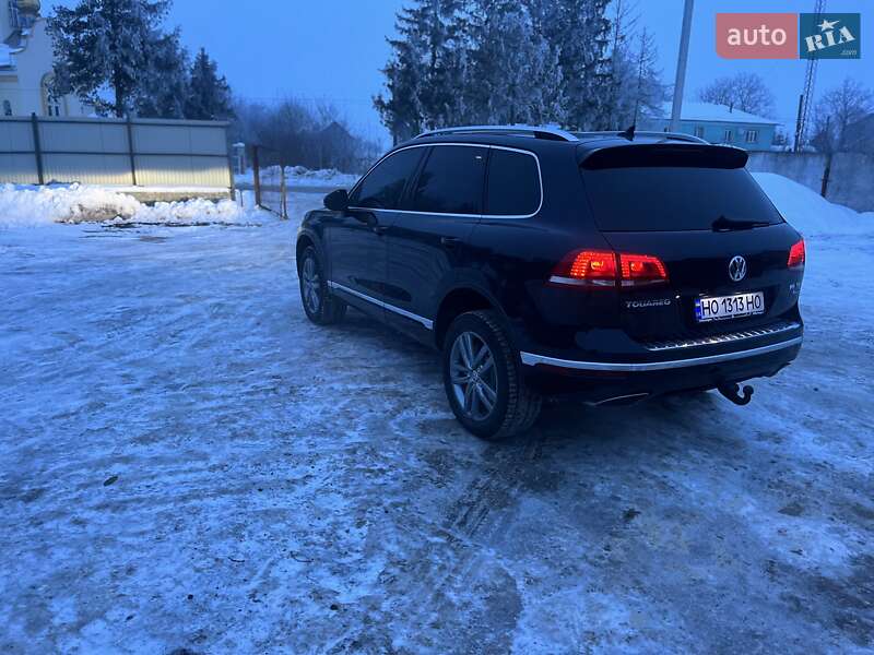 Внедорожник / Кроссовер Volkswagen Touareg 2015 в Тернополе