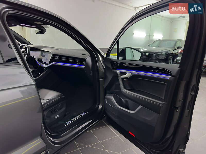Позашляховик / Кросовер Volkswagen Touareg 2022 в Козятині