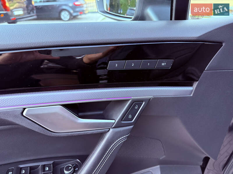 Внедорожник / Кроссовер Volkswagen Touareg 2019 в Ровно
