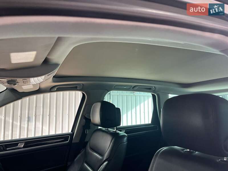 Позашляховик / Кросовер Volkswagen Touareg 2013 в Києві фото 4 Позашляховик / Кросовер Volkswagen Touareg 2013 в Києві