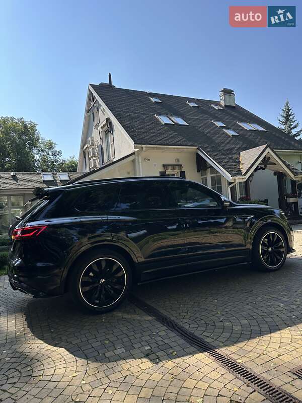 Внедорожник / Кроссовер Volkswagen Touareg 2023 в Киеве