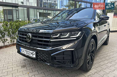 Позашляховик / Кросовер Volkswagen Touareg 2024 в Києві
