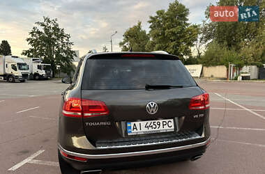 Внедорожник / Кроссовер Volkswagen Touareg 2017 в 