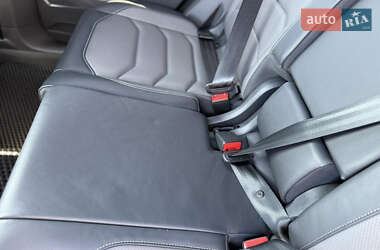 Внедорожник / Кроссовер Volkswagen Touareg 2023 в 