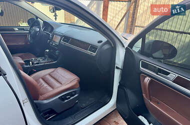 Внедорожник / Кроссовер Volkswagen Touareg 2015 в 