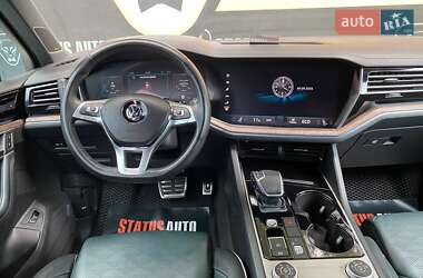 Внедорожник / Кроссовер Volkswagen Touareg 2019 в 