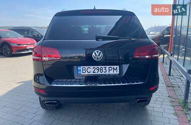 Внедорожник / Кроссовер Volkswagen Touareg 2012 в 