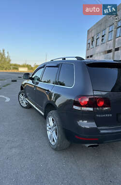 Внедорожник / Кроссовер Volkswagen Touareg 2007 в 
