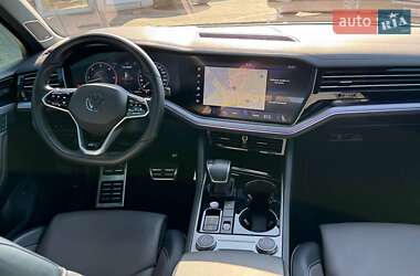 Внедорожник / Кроссовер Volkswagen Touareg 2021 в 