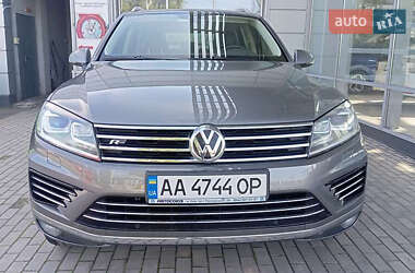 Внедорожник / Кроссовер Volkswagen Touareg 2017 в Киеве