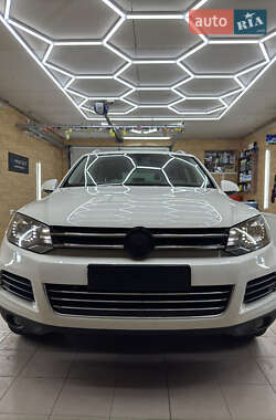 Позашляховик / Кросовер Volkswagen Touareg 2011 в Харкові