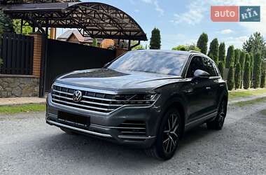Позашляховик / Кросовер Volkswagen Touareg 2020 в Києві