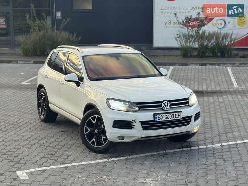 Внедорожник / Кроссовер Volkswagen Touareg 2012 в Хмельницком
