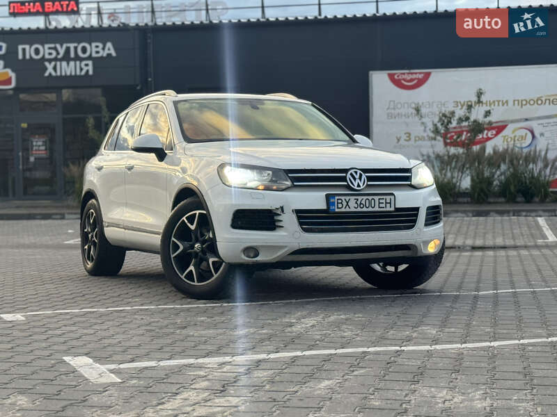 Внедорожник / Кроссовер Volkswagen Touareg 2012 в Хмельницком