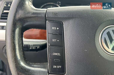 Внедорожник / Кроссовер Volkswagen Touareg 2004 в 
