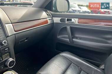Внедорожник / Кроссовер Volkswagen Touareg 2004 в 