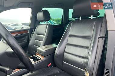 Внедорожник / Кроссовер Volkswagen Touareg 2004 в 