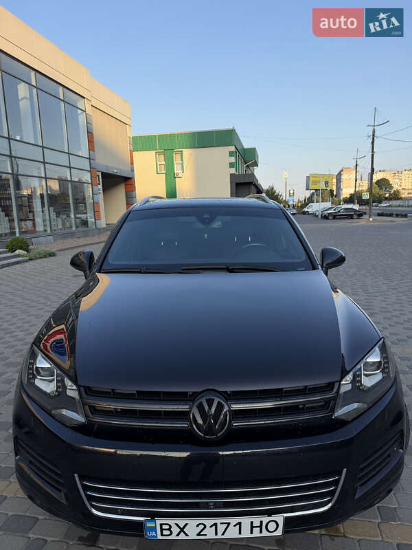 Внедорожник / Кроссовер Volkswagen Touareg 2011 в Хмельницком