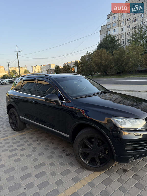 Внедорожник / Кроссовер Volkswagen Touareg 2011 в Хмельницком