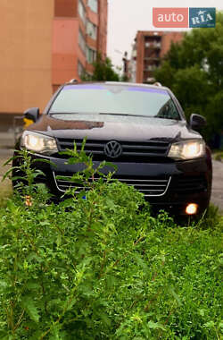 Внедорожник / Кроссовер Volkswagen Touareg 2011 в Хмельницком