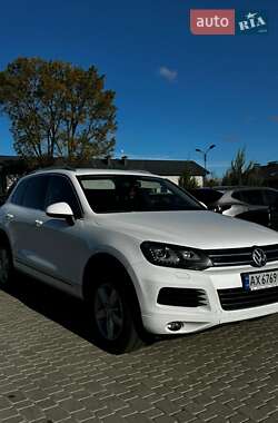 Внедорожник / Кроссовер Volkswagen Touareg 2012 в Изюме