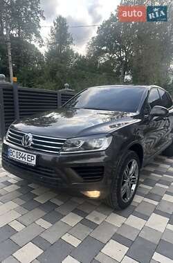 Позашляховик / Кросовер Volkswagen Touareg 2016 в Делятині
