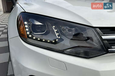 Внедорожник / Кроссовер Volkswagen Touareg 2011 в 