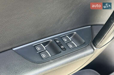 Внедорожник / Кроссовер Volkswagen Touareg 2011 в 