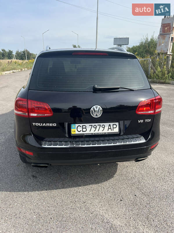 Внедорожник / Кроссовер Volkswagen Touareg 2013 в Львове