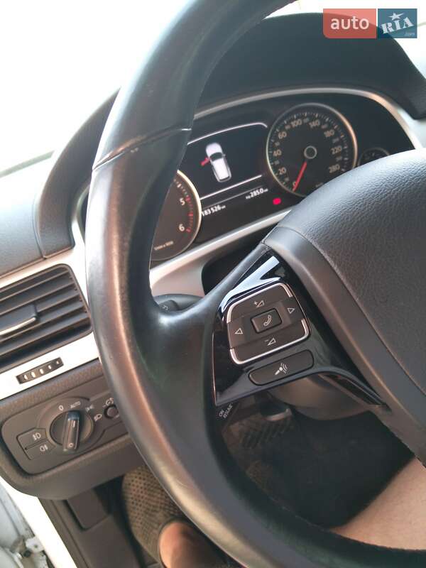 Внедорожник / Кроссовер Volkswagen Touareg 2012 в Киеве фото 6 Внедорожник / Кроссовер Volkswagen Touareg 2012 в Киеве