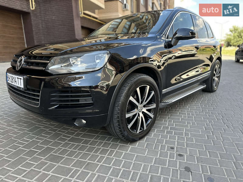 Внедорожник / Кроссовер Volkswagen Touareg 2012 в Одессе