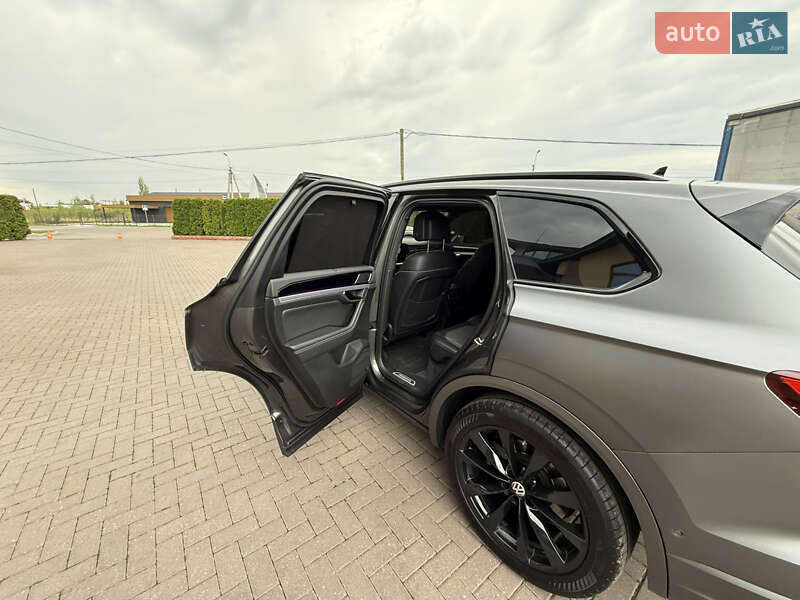 Внедорожник / Кроссовер Volkswagen Touareg 2020 в Виноградове