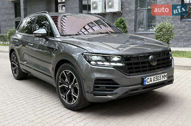 Позашляховик / Кросовер Volkswagen Touareg 2020 в Києві